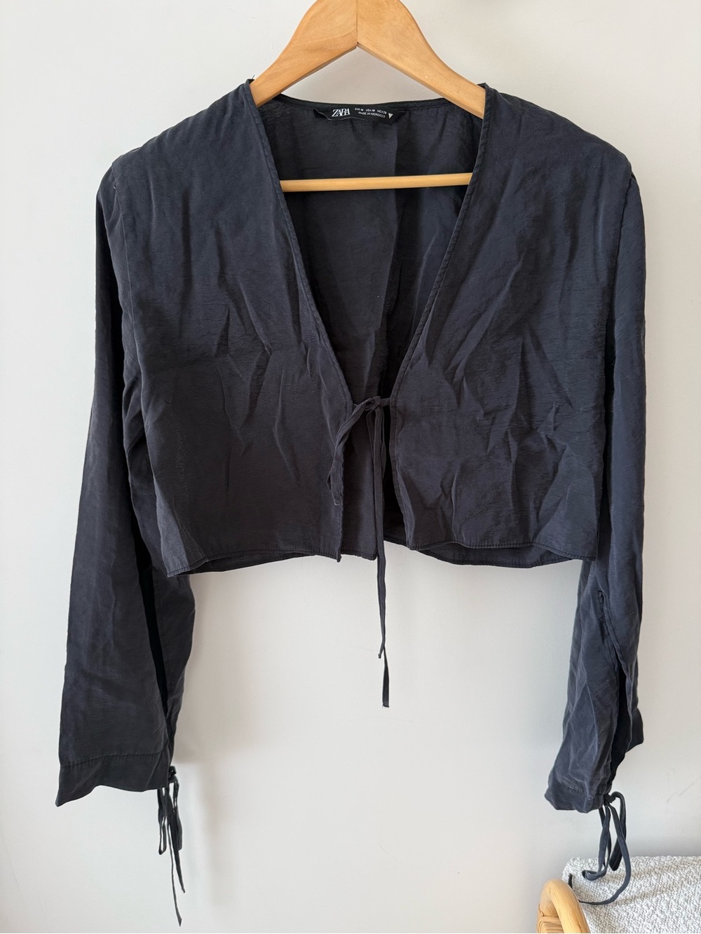 Zara Black Cropped Tie-Front Long-Sleeve Blouse